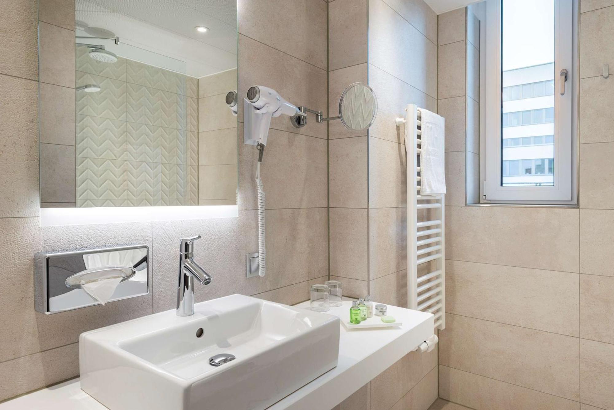 Nh Hotel 4*